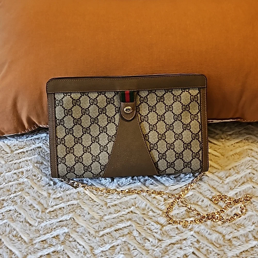 Gucci GG Sherry Line Clutch - Picture 1 of 16